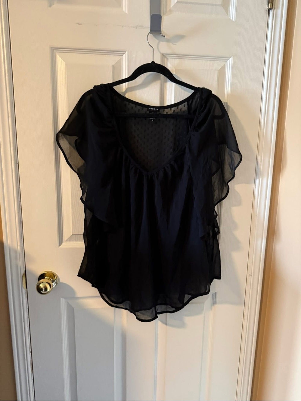Torrid Black Chiffon Swiss Dot Flutter Sleeve Blouse – Size 0X